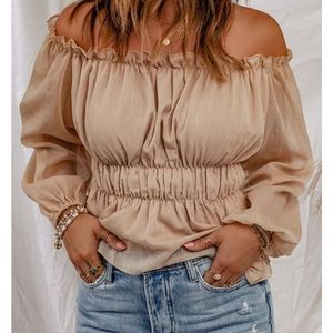 NWOT off the shoulder cropped blouse